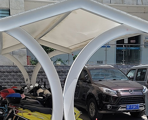 ?？的そY(jié)構(gòu)車(chē)棚案例